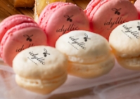 ウィンディファーム・ケータリング オプション「ロゴ入りマカロンタワー」